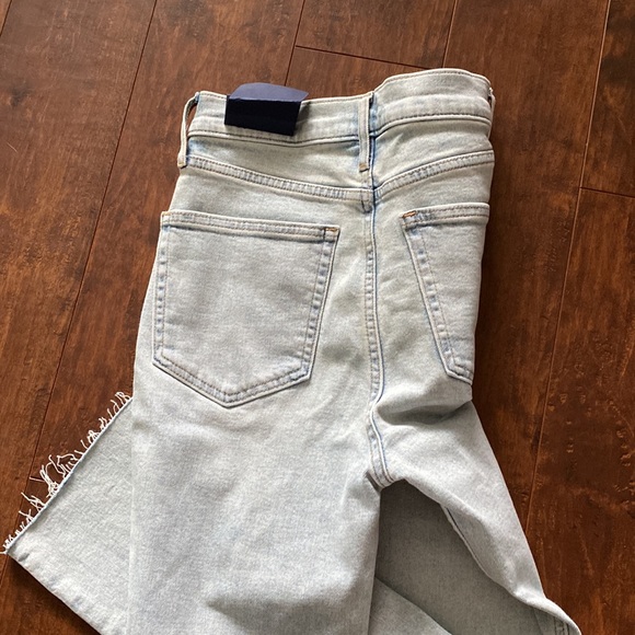 Brand new with tags High waist cigarette stretch Levi’s jeans - Picture 2 of 3